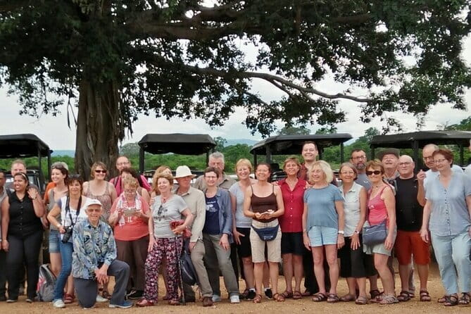 04 Hours Safari Jeep Tours - Staying comfortable when the jeep stops for photos