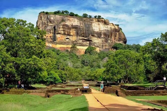 12 Days 11 Nights Experience Nature Culture & Beauty Of Sri Lanka - Day 12: Colombo Finisher at Gangaramaya, Galle Face, and Viharamahadevi Park