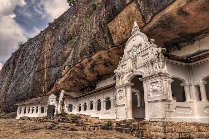 12 Days Tour Grand Discovery of Sri Lanka - Tea country by train: Nanu Oya, Nine Arches, and Ravana Ella Falls