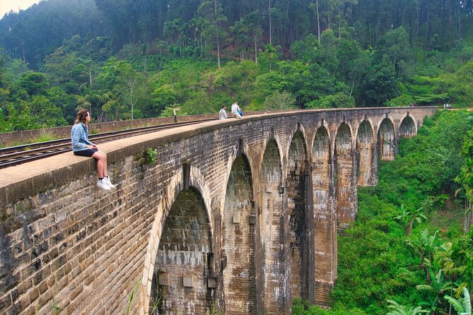 2 Day Tour of Yala & Ella with Hill Country Scenic Train Ride - All Inclusive - Tea plantation and factory at Kelliebedde, not just a quick photo stop