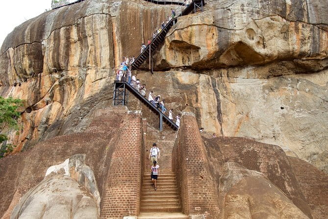 2 Night /3 Days-Highlights of Sri Lanka (Days Can be extended) - Sigiriya Rock Fortress: your climb window is about 1:00 to 3:00