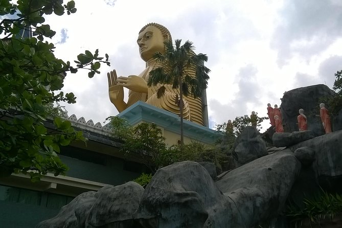 4-Day Essence of Sri Lanka Tour - Day 2: Polonnaruwa by bike, then Sigiriya Rock Fortress