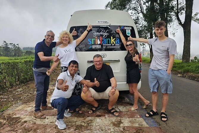 4 Days Amaizing Classic Mini Tour Sri Lanka - Day 1 in Kandy: Sacred Tooth Relic, Peradeniya Gardens, and Arthur’s Seat Views