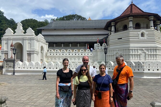 7 Day 6 Night Sri Lanka Culture and Beach Escape - Tea country in Nuwara Eliya: factories, gardens, and quick landmarks