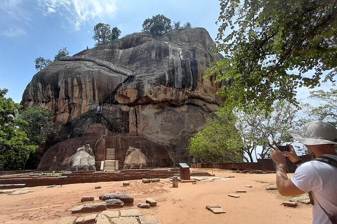 7-day tour in Sri Lanka - Day 6 Mirissa to Galle: Coconut Tree Hill, Secret Beach, Unawatuna, and Galle Dutch Fort
