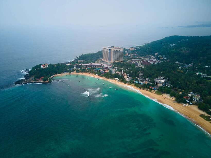 8-Day Sri Lanka Private Round Tour Hotels, Meals, Car, Guide - Day 3: Kandy Royal Botanical Garden, Gem Museum, Kandy Lake, Tooth Relic, and a show