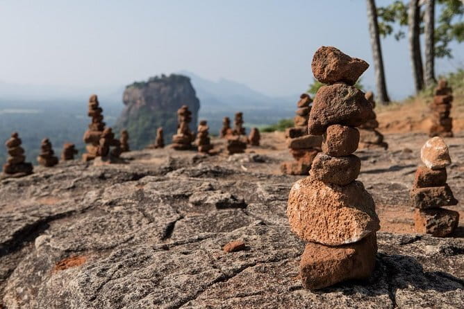 Adventure 2 days trip from trinco to sigiriya, with wild safari - Practical tips for a smooth day on the rocks and in the park