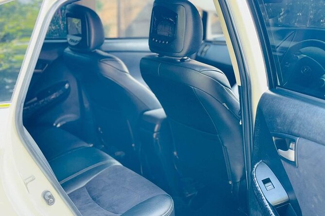 Airport Taxi Transfers from Colombo Airport to Mirissa - Luggage, Surfboards, and Special Requests