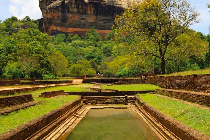 All-inclusive Day Tour of Sigiriya & Dambulla from Colombo - Lunch at a real restaurant, not a rushed afterthought