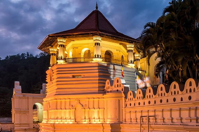 All Inclusive Kandy Private Day Tour From Colombo and Negombo - Stop 1: Temple of the Sacred Tooth Relic, Sri Dalada Maligawa
