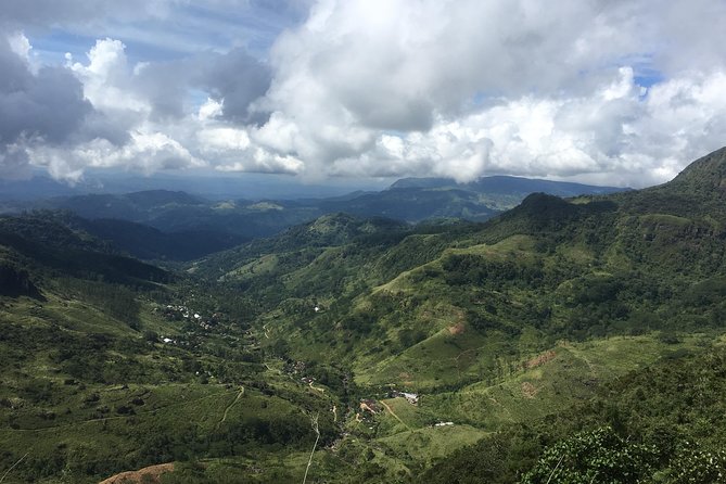 All Inclusive Knuckles Day Track With Accommodation - The summit picnic at 1:00 PM: views with a built-in break