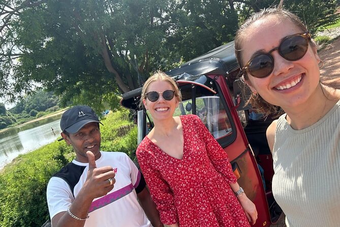 Ambuluwawa Tower and Kandy City Tuk Tuk Tour with Epic views - Temple of the Sacred Tooth Relic, then a Kandy cultural show