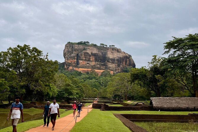 Ambuluwawa Tower and Kandy City Tuk Tuk Tour with Epic views - Tea factory and tea plantation: watch the real process in the hills