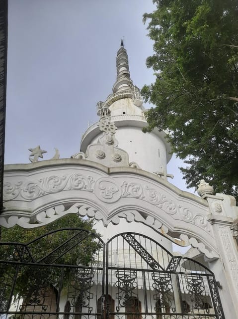 Ambuluwawa Tower & Pinnawala & Kandy Day Tour From Colombo - Free craft and culture stops around Kandy: use them strategically
