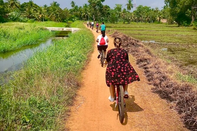 Anuradhapura Heritage Mountain bike / bicycle Tour - Stop by stop: from Jetavanaramaya to Sri Maha Boodhi