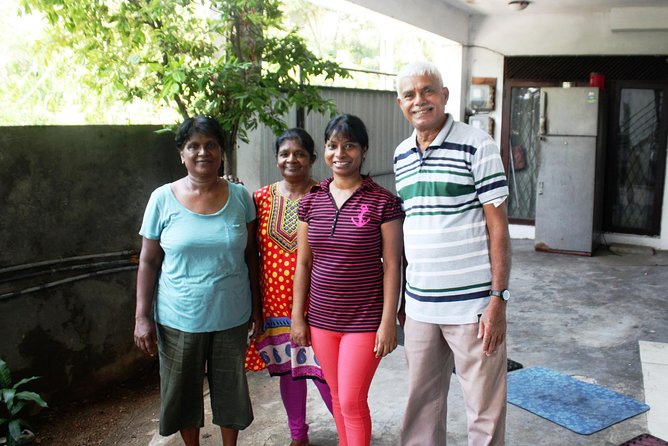 Authentic Sinhalese Cooking Class in Colombo with a Local Family - Meeting Shasikala in Dehiwala, Then Getting Cooking Fast