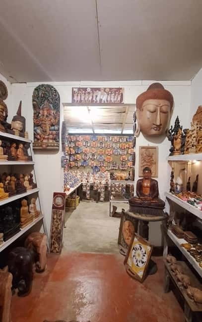Best Private Kandy City Tour by Tuk Tuk with Local Guide - The museum and palace area stops that add context