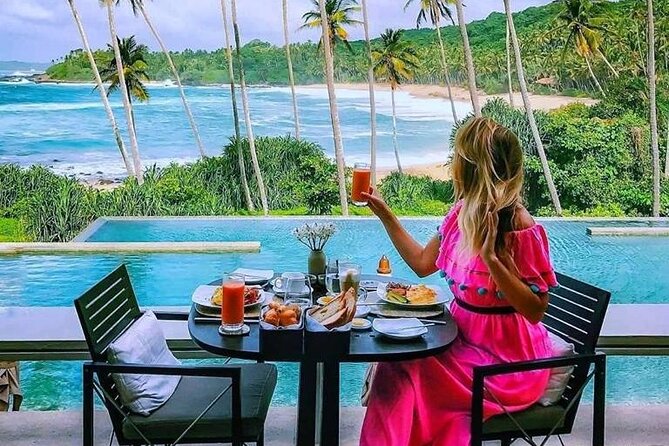 Budget Tours Sri Lanka with 7 Nights accommodation - Mirissa: Hummanaya Blowhole and a beach evening that refreshes you