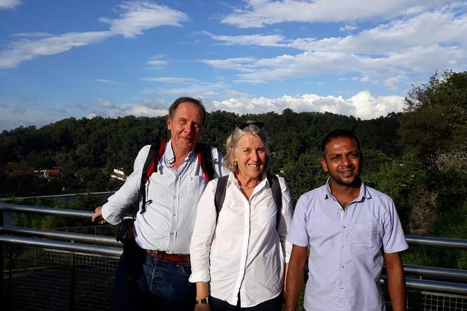 Chauffeur guide and Tour organizer - Kandy Lake start point and how pickup changes your first day