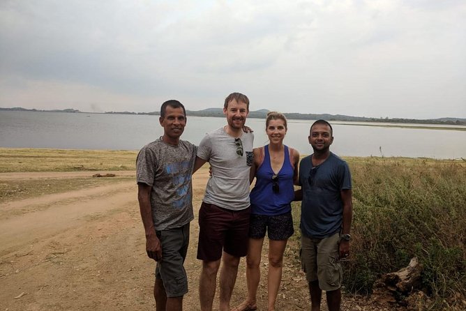 Chauffeur guide and Tour organizer - Working with Praboda and Roshan, local insight that makes stops click