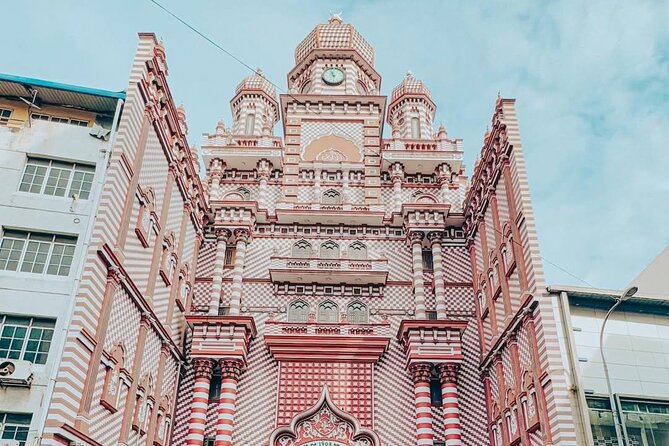 Colombo by Tuk Tuk – Sightseeing Entry Fees included - Tea Tasting, Gangaramaya Temple Area, and Independence Square Monuments