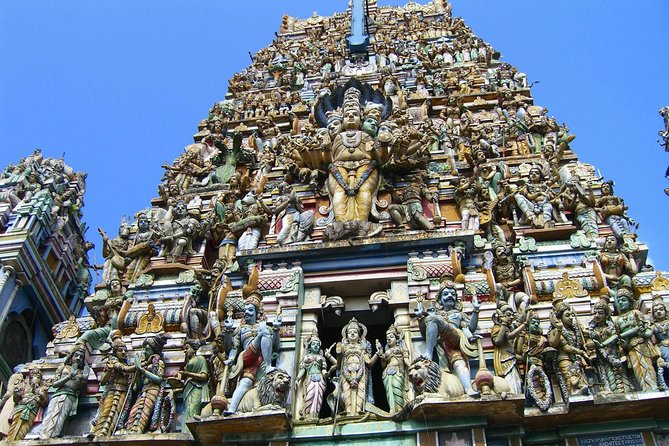 Colombo City Sightseeing - Jami Ul-Alfar Mosque and Independence Square in One Efficient Stretch