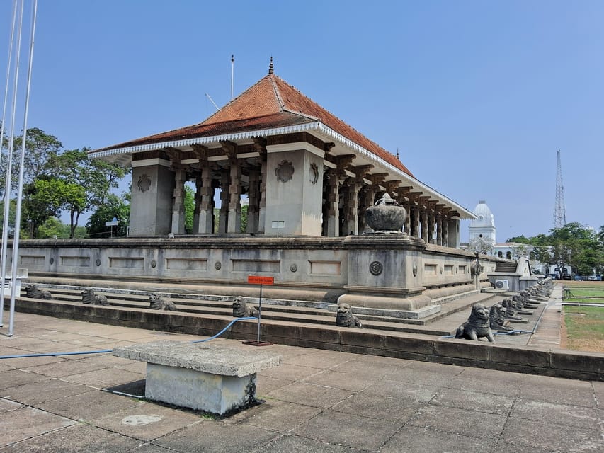 Colombo: City Sightseeing Tour by Car with Driver-Guide - Pettah Market, Maritime Museum, and the Calm of Sambodhi Chaithya