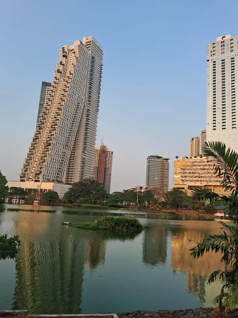 Colombo: City Sightseeing Tour by Car with Driver-Guide - Viharamahadevi Park and Colombo Town Hall for a Break in the Action