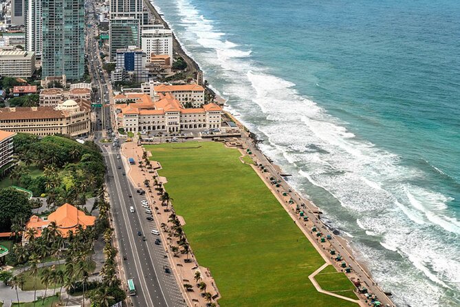 Colombo City Tour - Stop 3: A short Colombo city centre walk that helps you get bearings