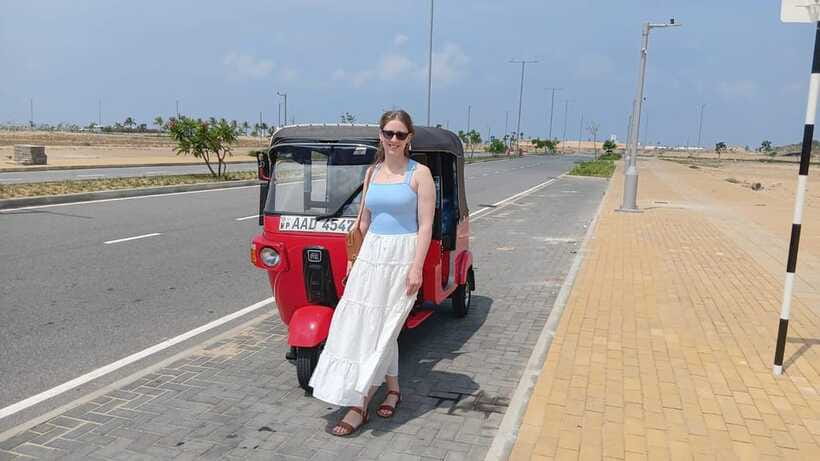 Colombo City Tour by Tuk-Tuk with Hotel Pickup - All Include - Colonial-Era Landmarks: Old Parliament Building, Independence Square, and Town Hall