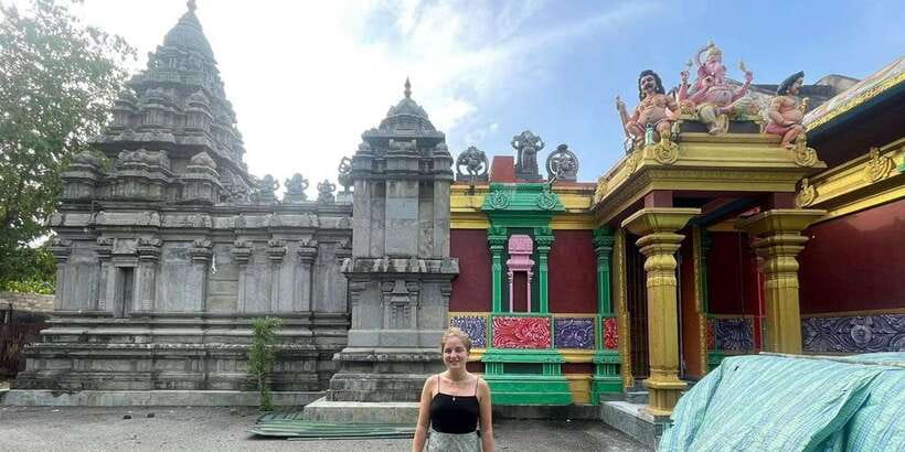 Colombo: City Tour by Tuk Tuk with Srilanka Traditional Food - Ceylon tea tasting, plus optional tea shopping and a gem mine