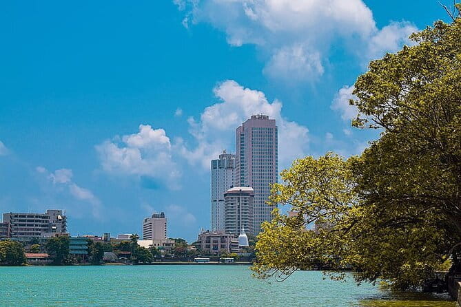 Colombo City Tour | From Colombo Port - What makes this city loop work: history, faith, and street-level Colombo