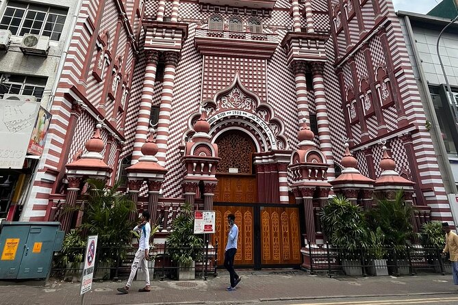 Colombo City Tour With Historical Places ( All Inclusive ) - Stop by stop: from Old Light House to Fort and Galle Face Green