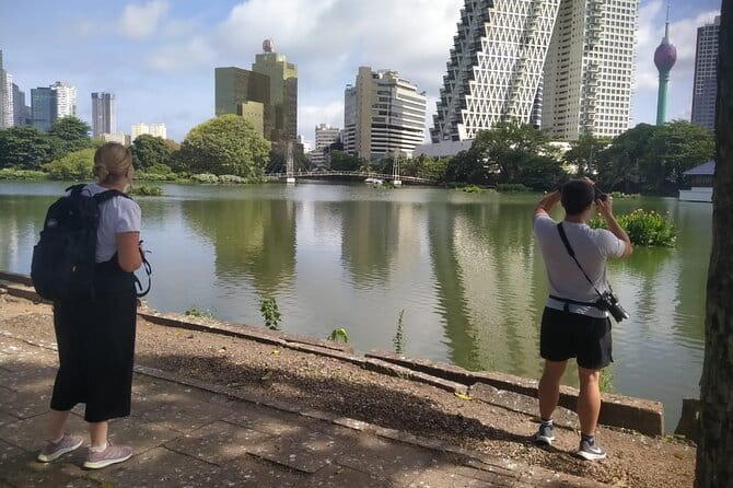 Colombo City Tour with Lunch/Dinner - All Inclusive - Viharamahadevi Park: A Breather Between Major Landmarks