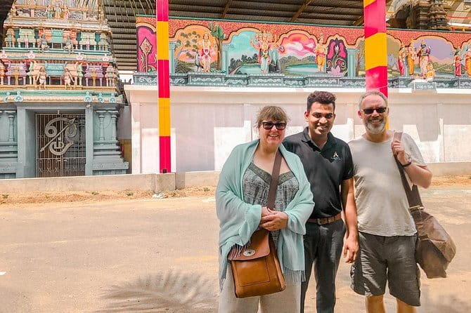Colombo (CMB) Airport to Kandy City Private Transfer - English-Speaking Support and WhatsApp Communication