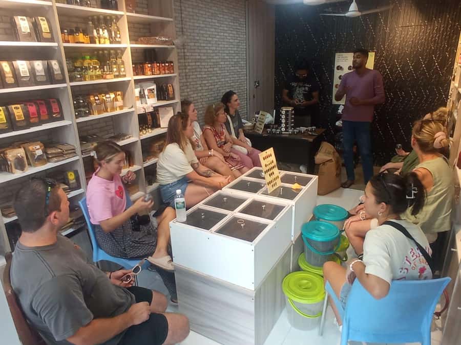 Colombo Foods Tour by Tuk Tuk ( Food chargers included ) - Who this tuk tuk food crawl fits best
