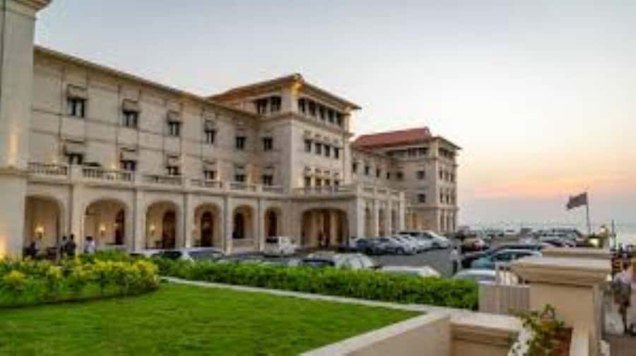 Colombo: Guided City Tour with Entry Tickets - Pettah area and the Old Town Hall stop: where city life shows up