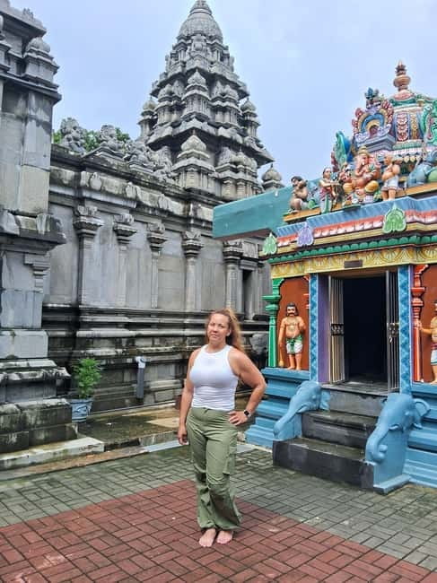 Colombo Heritage &Culture City Tour by Tuk Tuk ALL INCLUSIVE - Colombo Fort, Old Lighthouse, and Clock Tower photo time