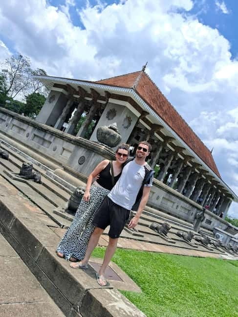 Colombo Heritage &Culture City Tour by Tuk Tuk ALL INCLUSIVE - Starting at Gangaramaya Temple, Colombo’s eclectic art stop