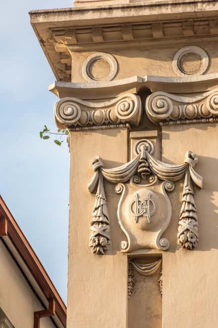 Colombo: private city tour from Negombo with hotel transfers - Colombo Fort streets, Dutch Hospital pass-by, and Pettah market time