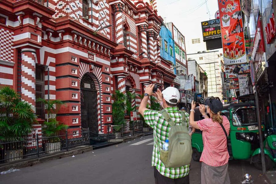 Colombo: private city tour from Negombo with hotel transfers - The temple start, and why the 11 AM rule is a big deal