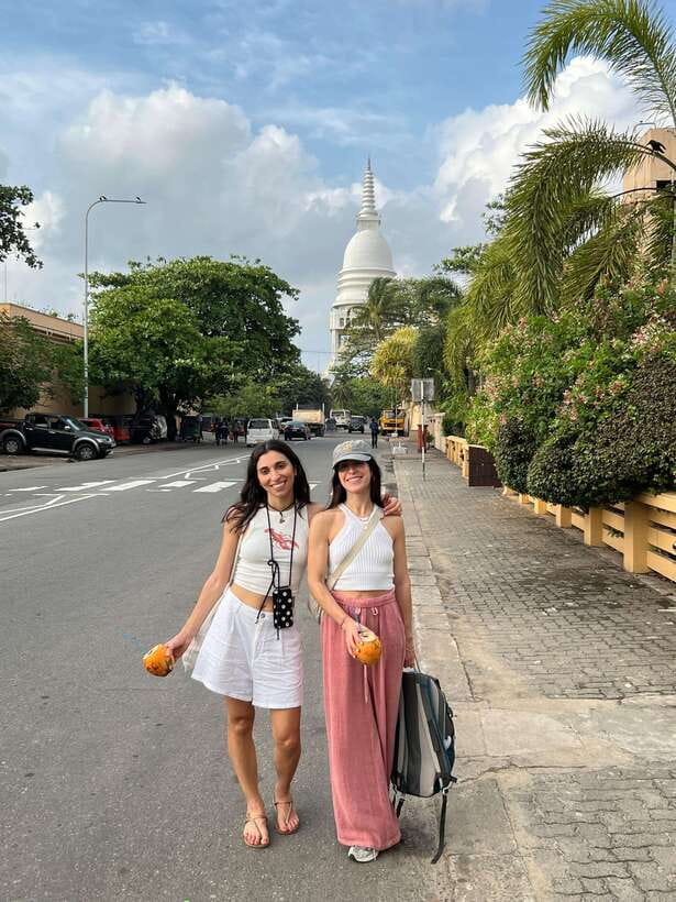 Colombo: Private City Tour with Local Food Tour by Tuk-Tuk - Landmark route in 3 hours: what you will see and why it matters