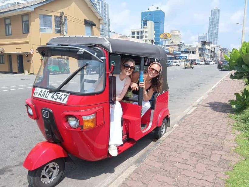 Colombo: Private City Tour with Local Food Tour by Tuk-Tuk - What you actually eat: wade to kottu (and why it is the point)