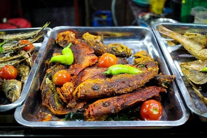 COLOMBO PRIVATE CITY TOUR WITH street food( All inclusive ) - The Sights Between Bites: Clock Tower, Dutch Hospital, Temples, and Old Town Hall