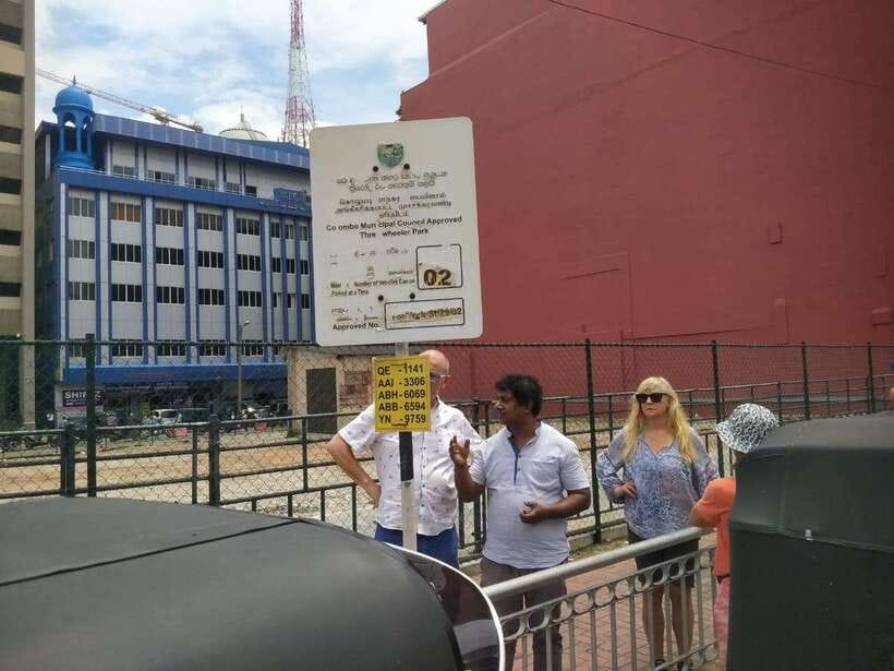 Colombo Sightseeing Private Tour by Tuk Tuk MorningOREvening - Galle Face Green: the sea breeze break you should plan for
