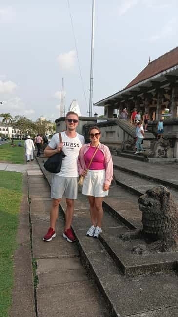 Colombo: Sightseeing Tour by Tuk Tuk Safari - All Inclusive - Galle Face Green for sea air and sunset vibes