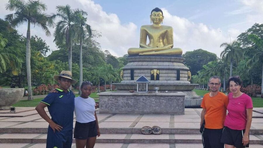 Colombo: Sightseeing Tour by Tuk Tuk Safari - All Inclusive - Temple triangle: Sri Kailawasanatan Swami Temple, Gangaramaya, and Sima Malaka