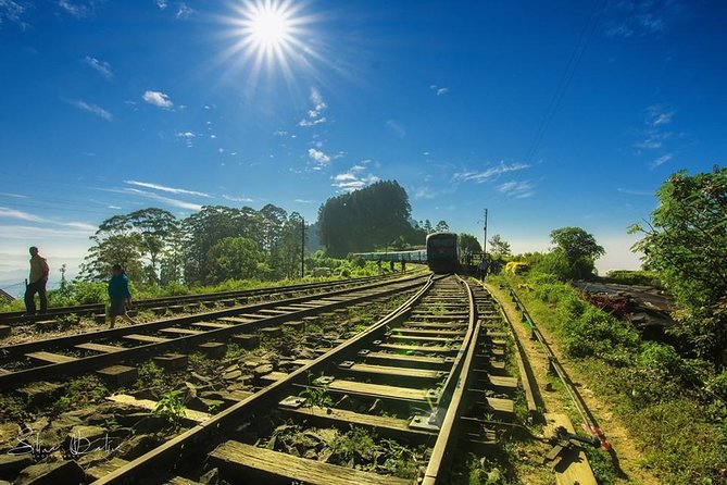 Colombo to Kandy Train Tickets (Reserved Seats) - Pickup and the Kandy handoff near William Gopallawa Mawatha