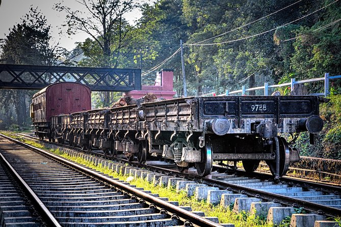 Colombo to Kandy Train Tickets (Reserved Seats) - Scenery you can plan around, not just hope for