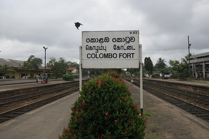 Colombo to Kandy Train Tickets (Reserved Seats) - What the 2nd-class carriage feels like in real life